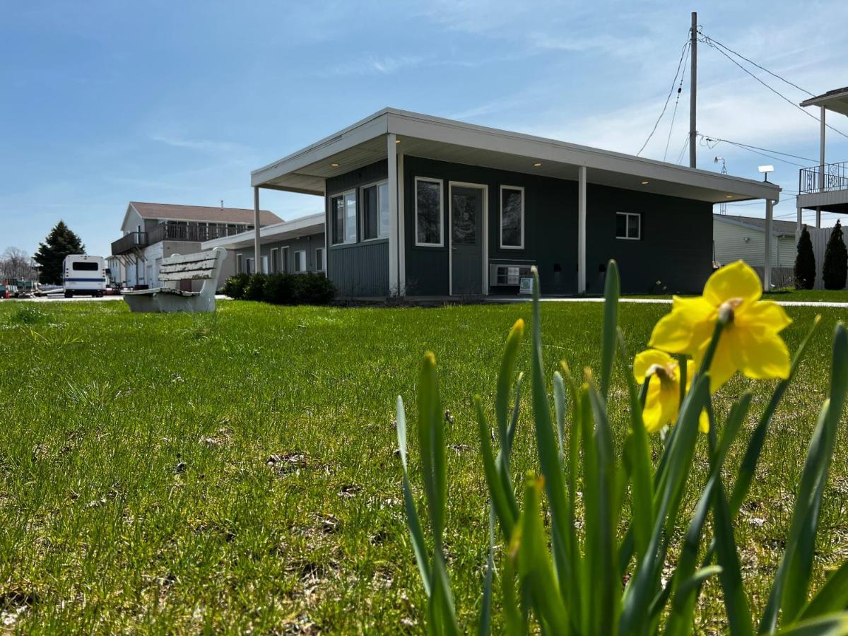 The Cedar Motel Sandusky Exterior photo
