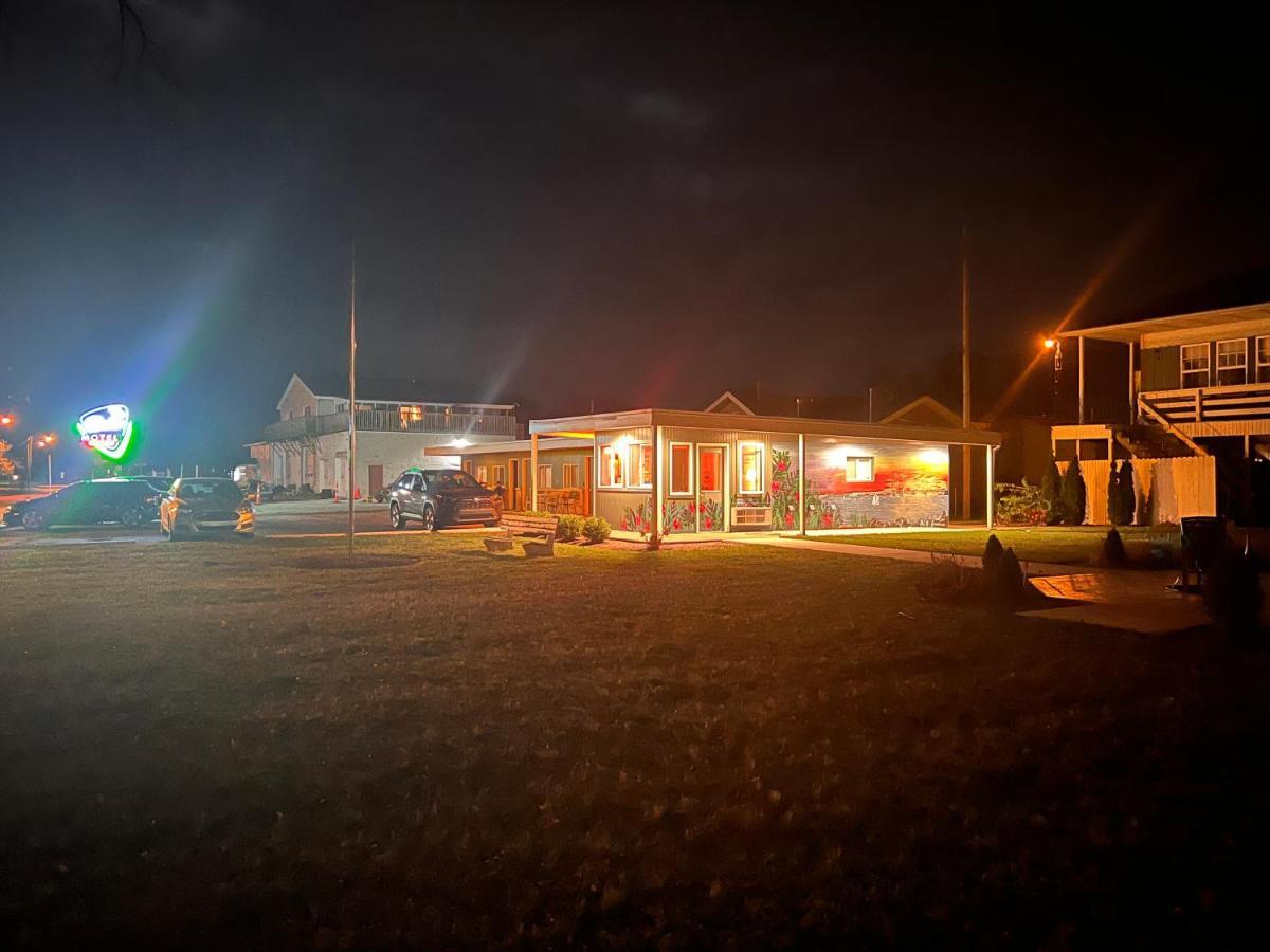 The Cedar Motel Sandusky Exterior photo